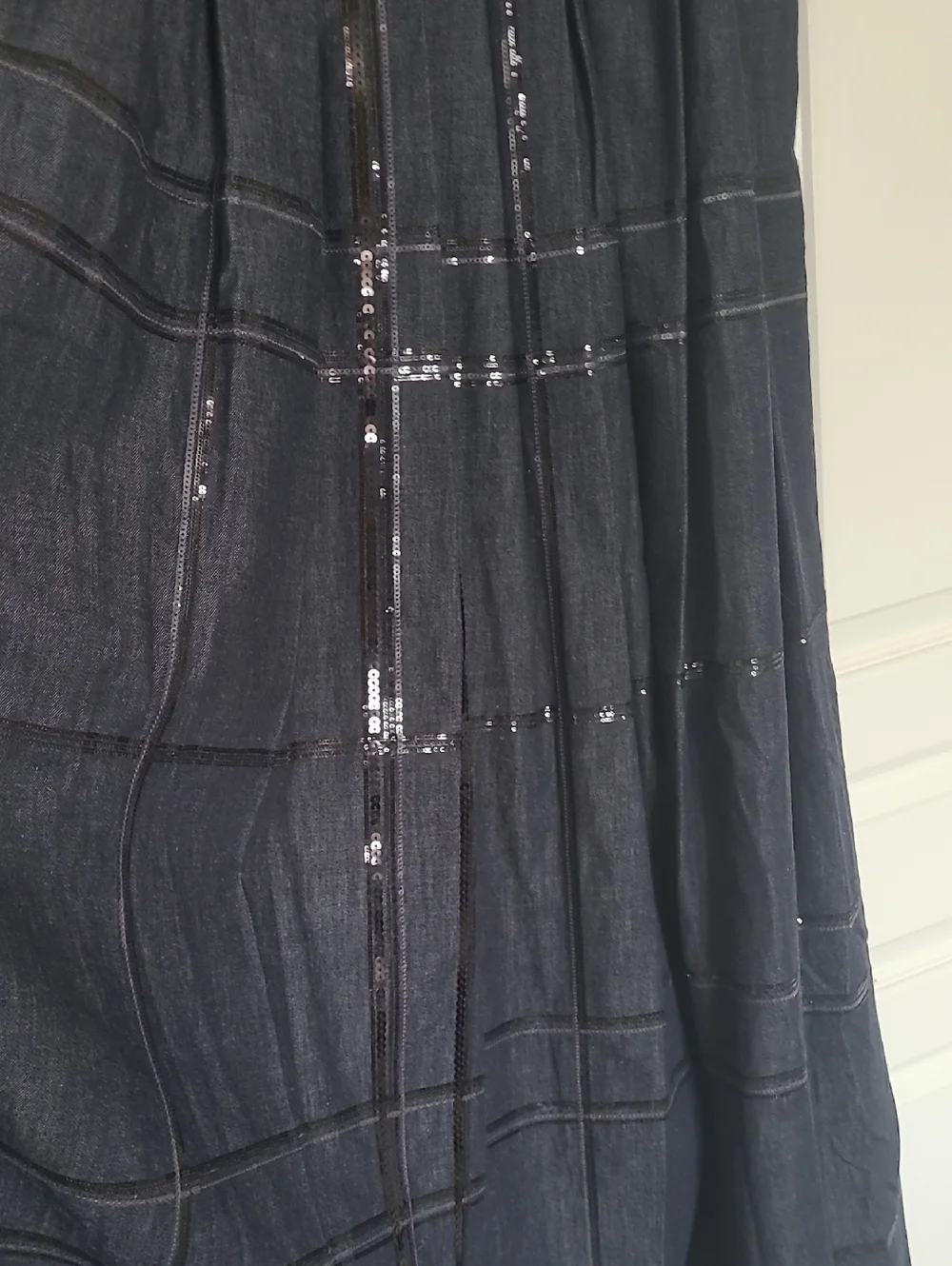 Brunello Cucinelli Dark Navy Pleated Skirt with Sequin Stripes - Picture 3 of 9